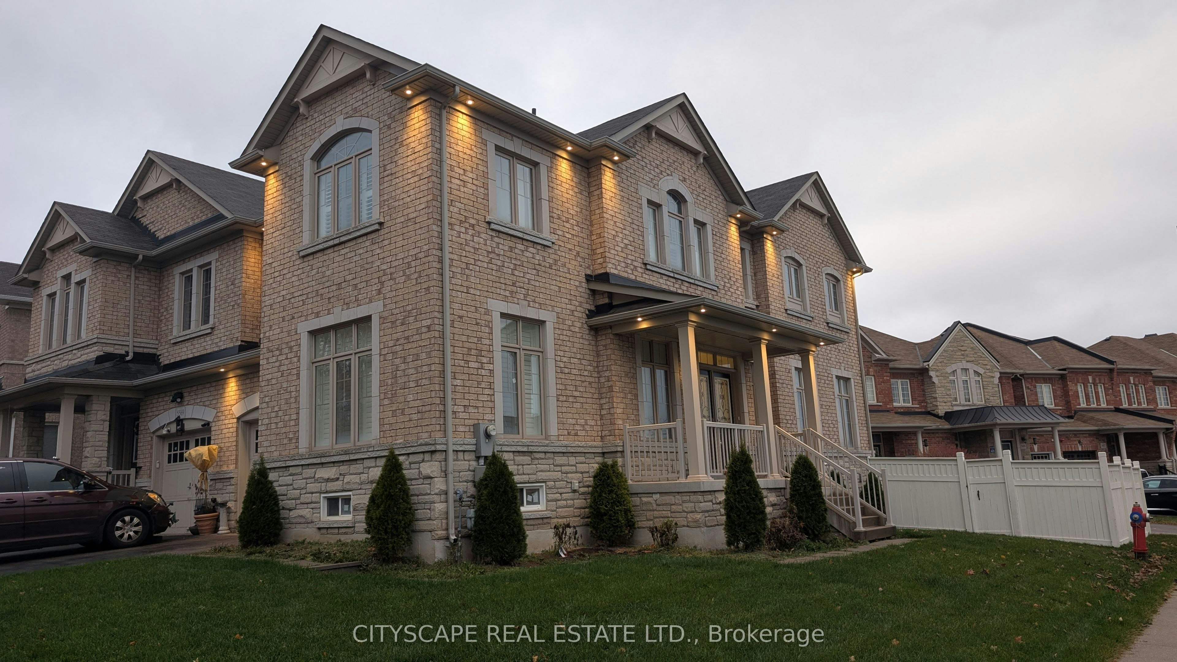 5567 Oscar Peterson Boulevard, Mississauga, ON, L5M 0V6 - 2