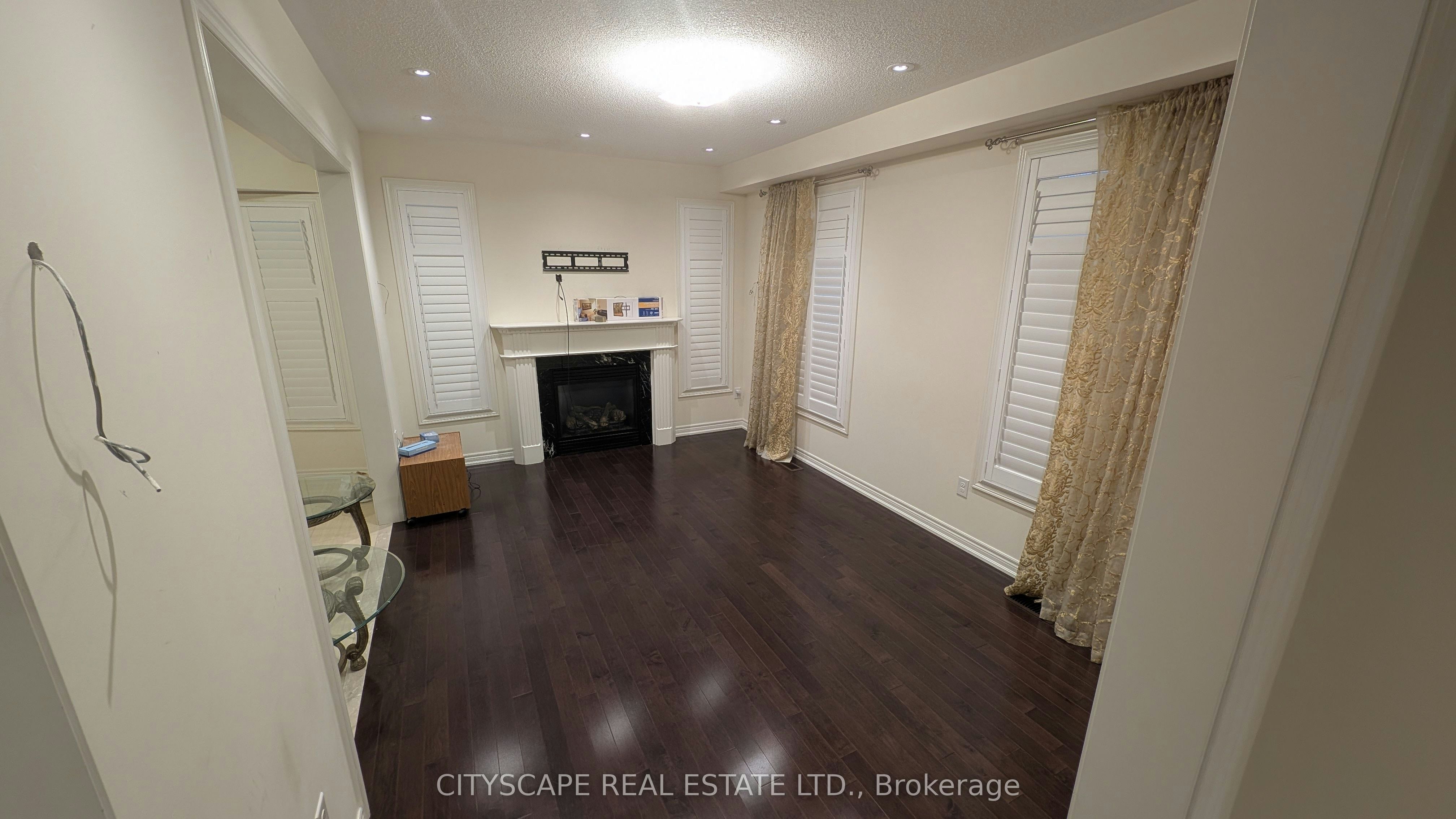 5567 Oscar Peterson Boulevard, Mississauga, ON, L5M 0V6 - 8