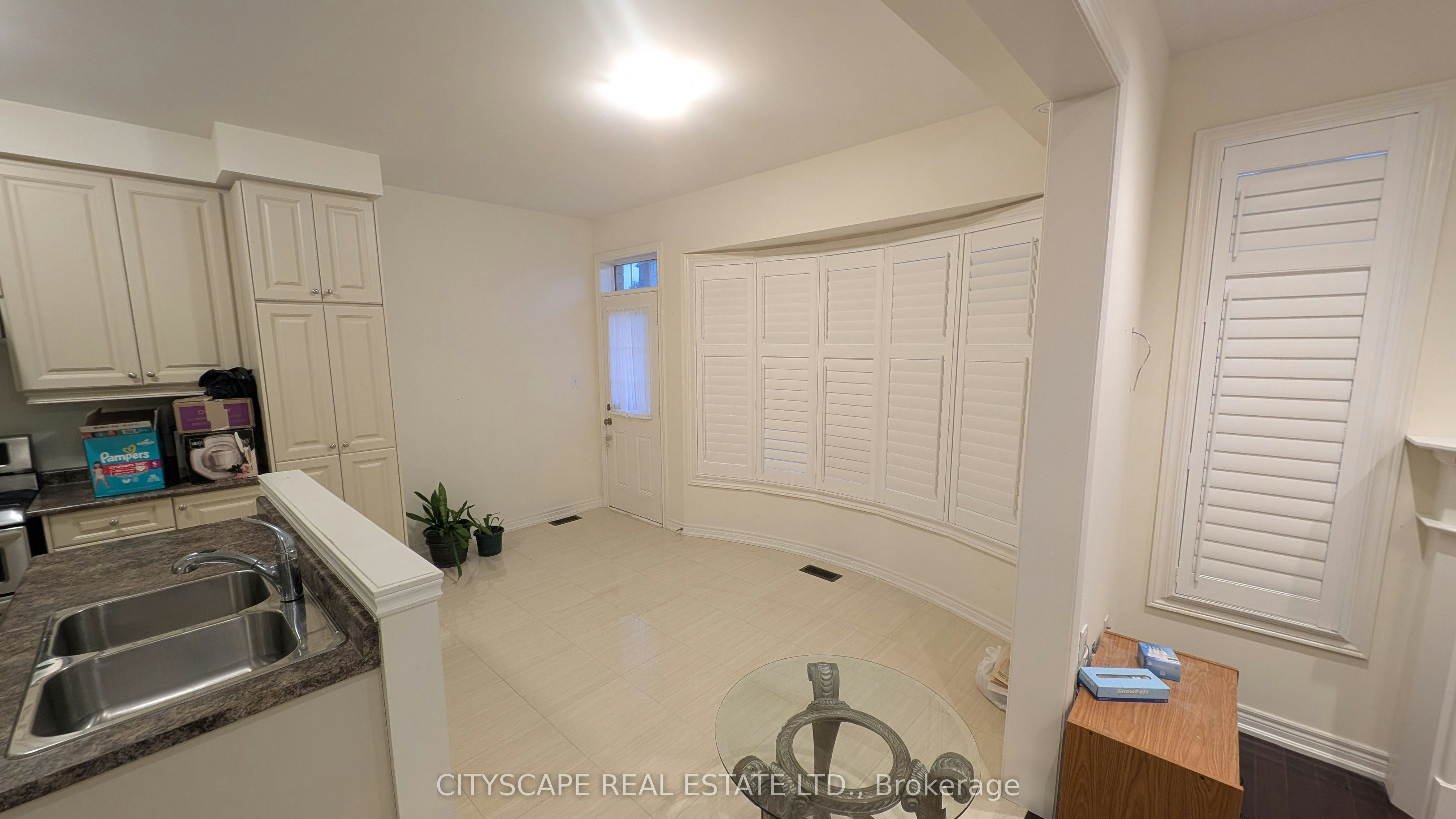 5567 Oscar Peterson Boulevard, Mississauga, ON, L5M 0V6 - 11