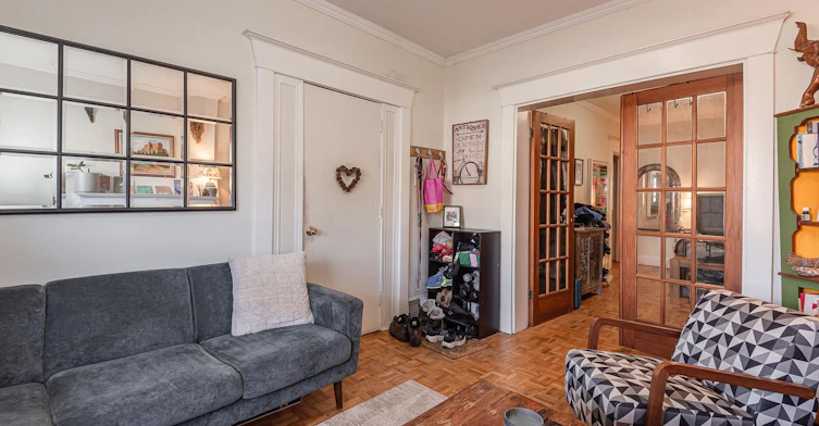 11 Kenneth Avenue, Toronto, ON, M6P 1J1 - 5