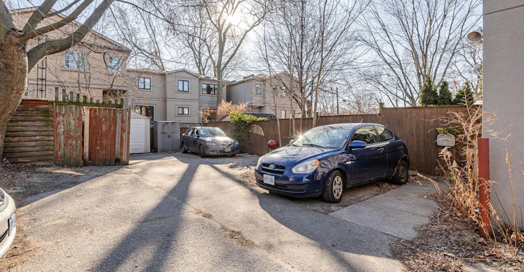 11 Kenneth Avenue, Toronto, ON, M6P 1J1 - 15