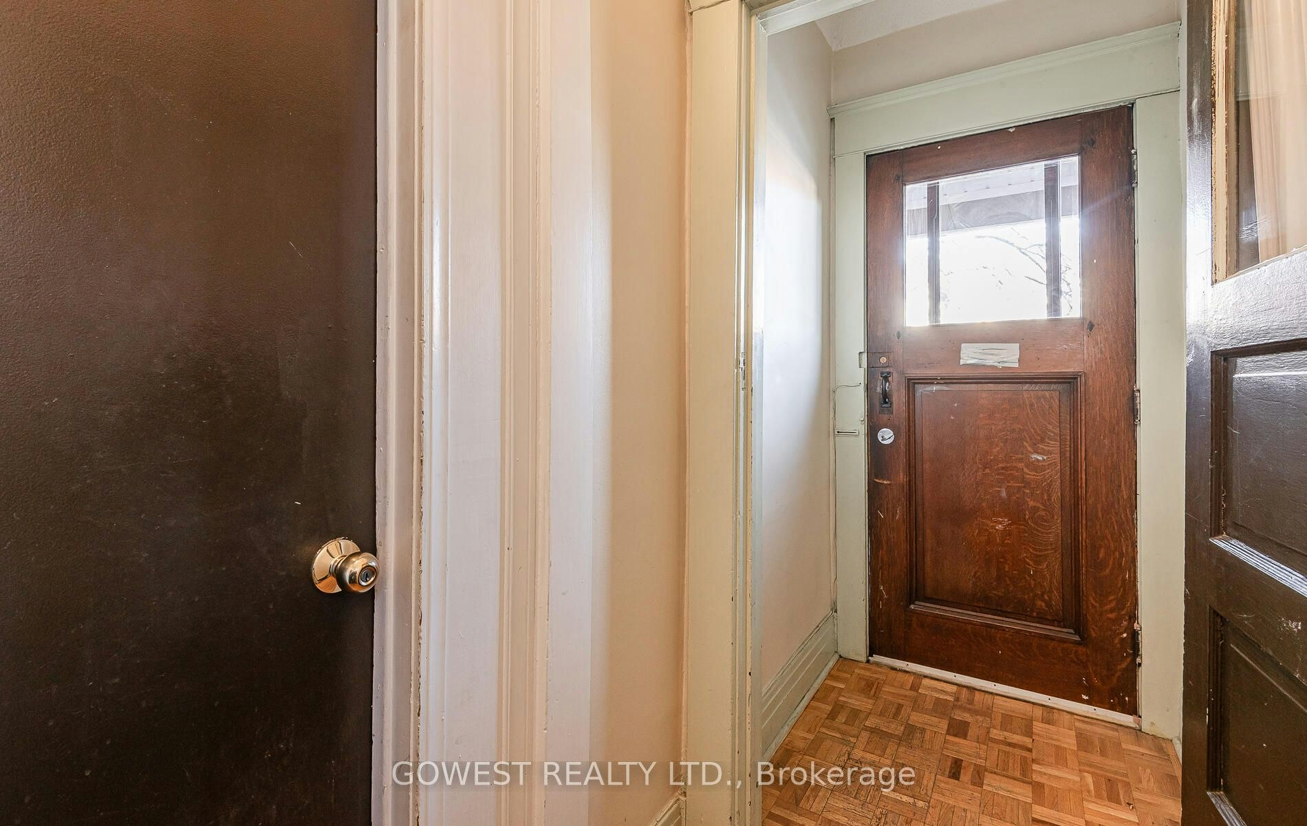 11 Kenneth Avenue, Toronto, ON, M6P 1J1 - 3