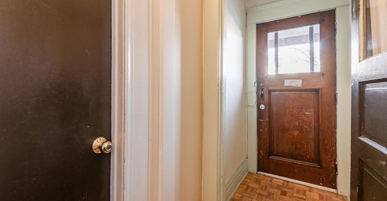 11 Kenneth Avenue, Toronto, ON, M6P 1J1 - 3