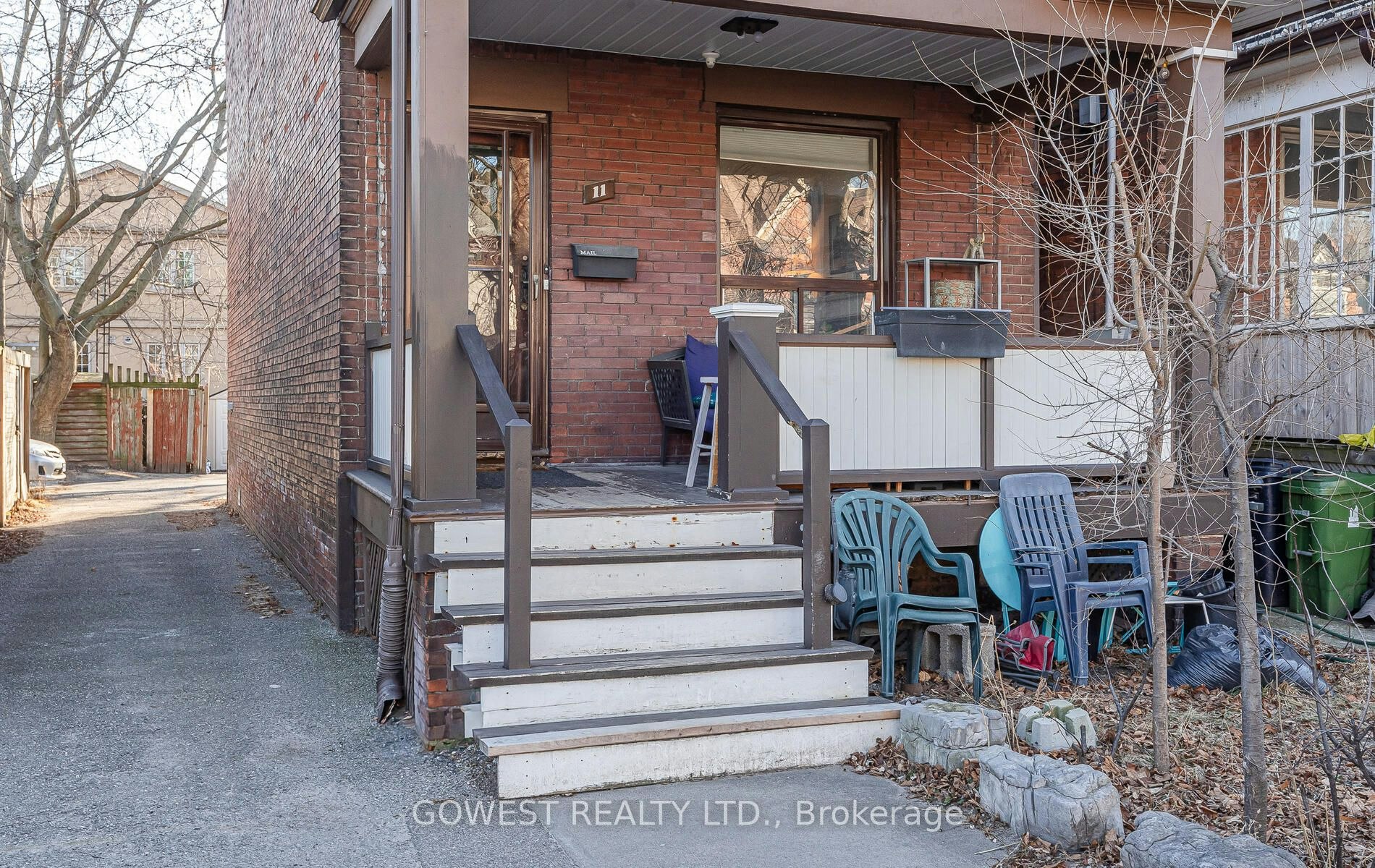 11 Kenneth Avenue, Toronto, ON, M6P 1J1 - 2