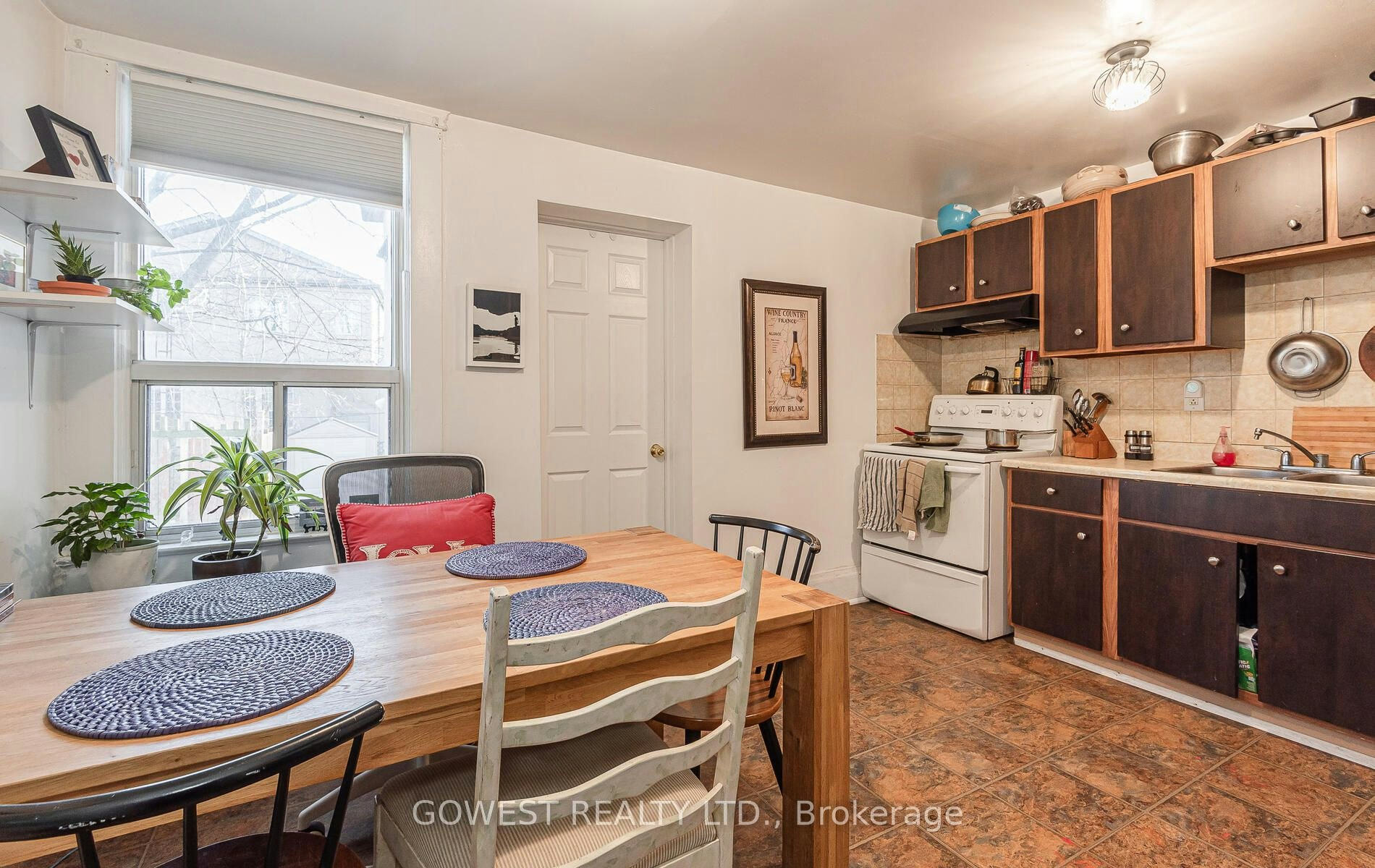 11 Kenneth Avenue, Toronto, ON, M6P 1J1 - 8