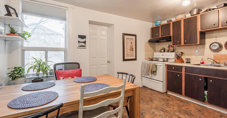 11 Kenneth Avenue, Toronto, ON, M6P 1J1 - 8