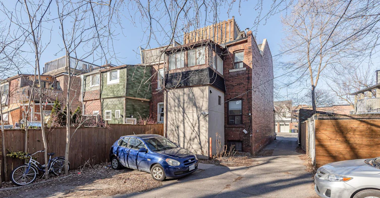 11 Kenneth Avenue, Toronto, ON, M6P 1J1 - 13