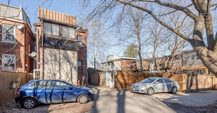 11 Kenneth Avenue, Toronto, ON, M6P 1J1 - 14