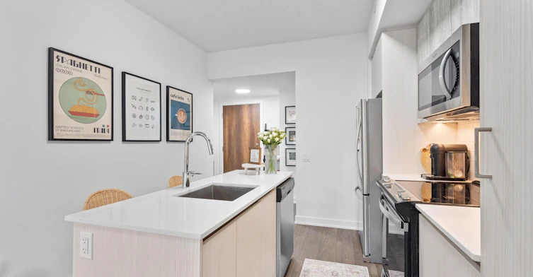 132-251 Manitoba Street S, Toronto, ON, M8Y 0C7 - 12