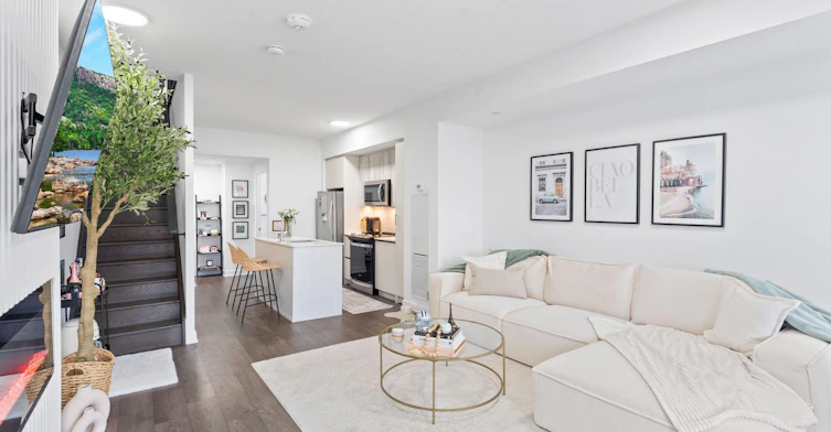 132-251 Manitoba Street S, Toronto, ON, M8Y 0C7 - 4