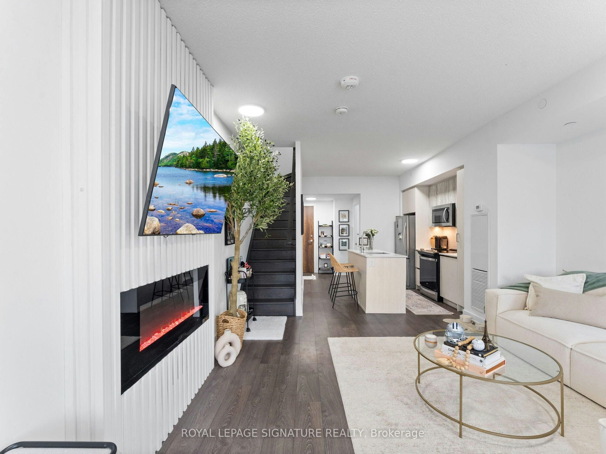 132-251 Manitoba Street S, Toronto, ON, M8Y 0C7 - 3