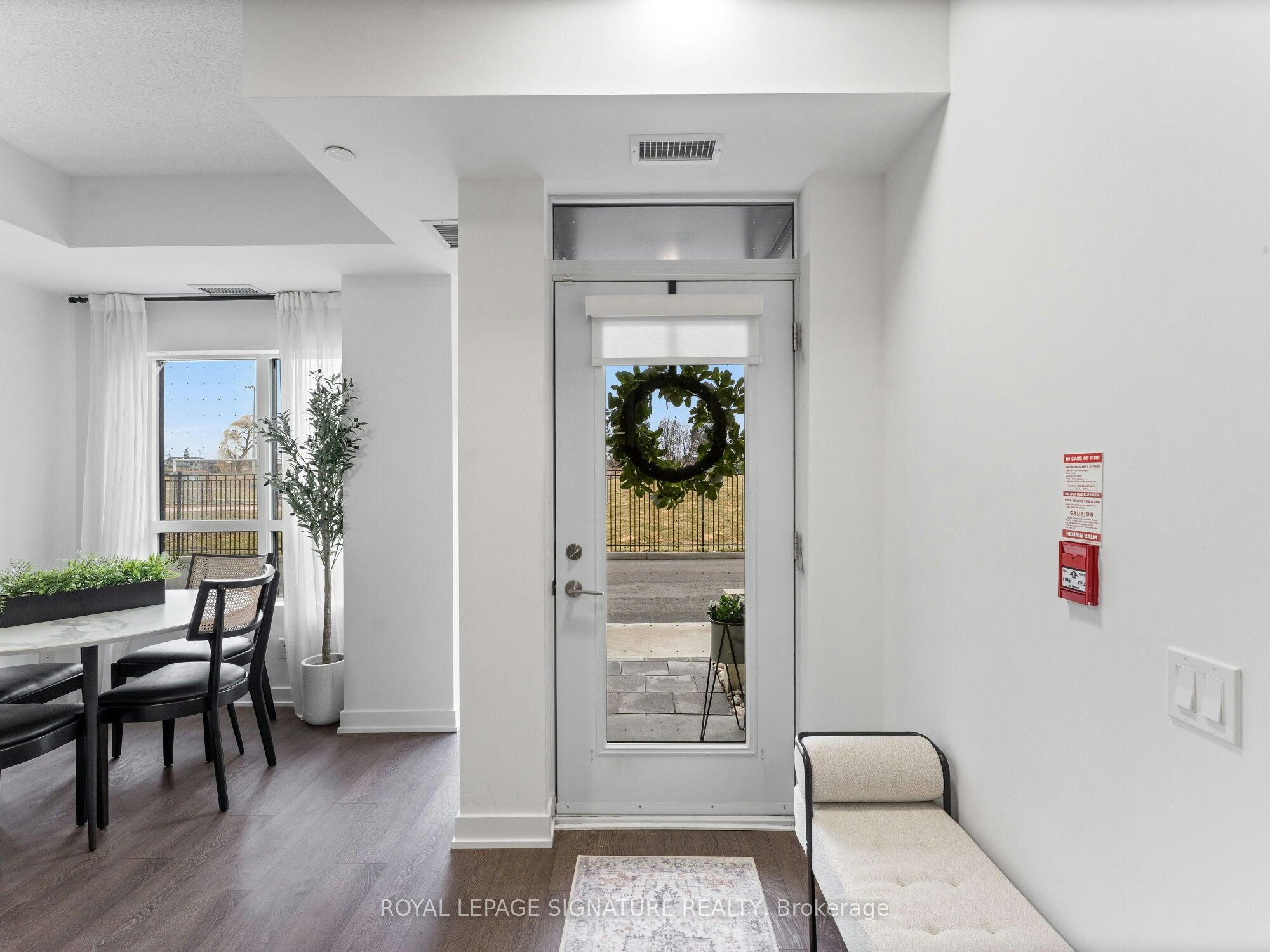132-251 Manitoba Street S, Toronto, ON, M8Y 0C7 - 2
