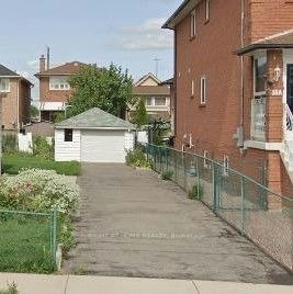 20 Maple Bush Avenue, Toronto, ON, M9N 1S6
