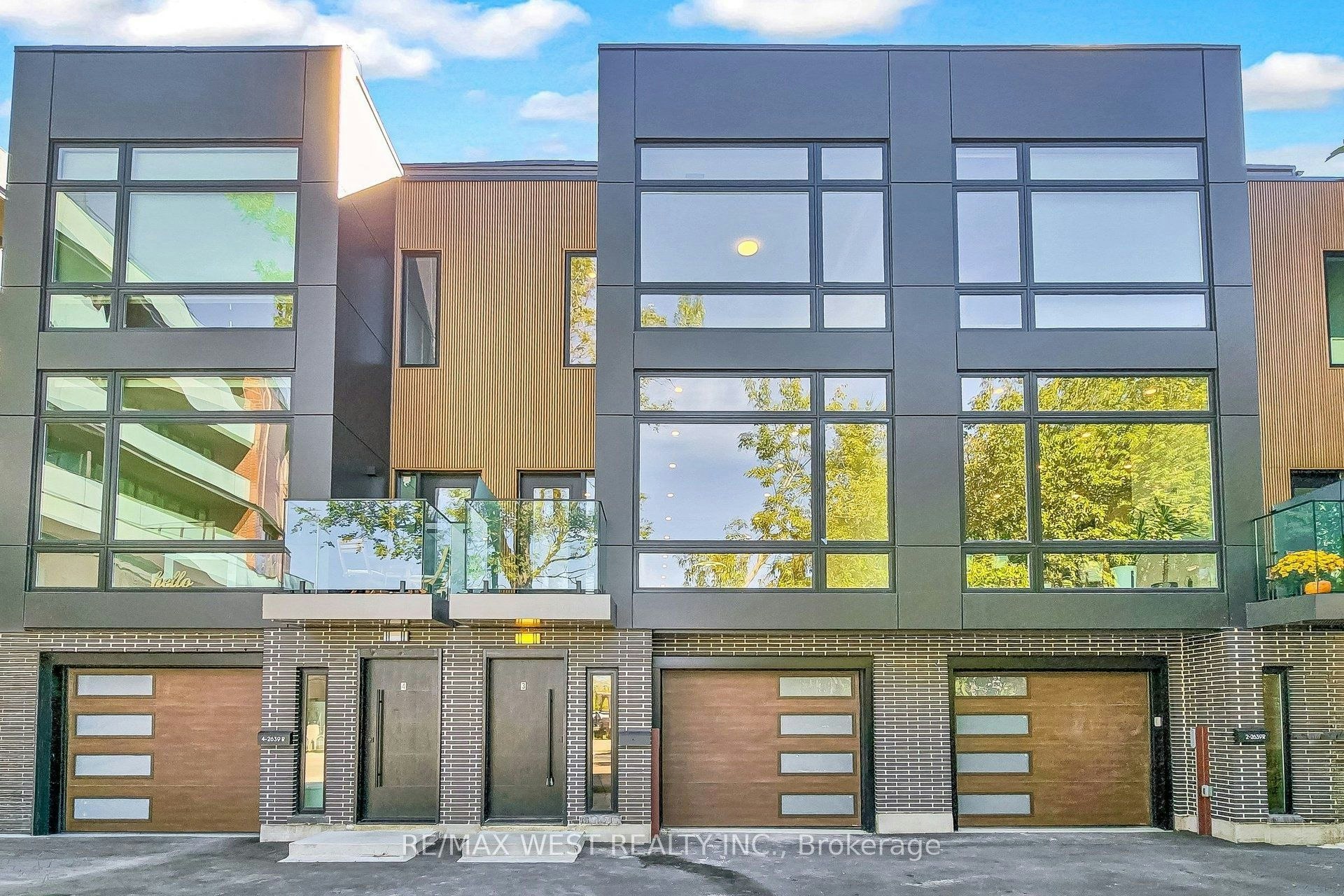 3-2639R Dundas Street W, Toronto, ON, M6P 1X9
