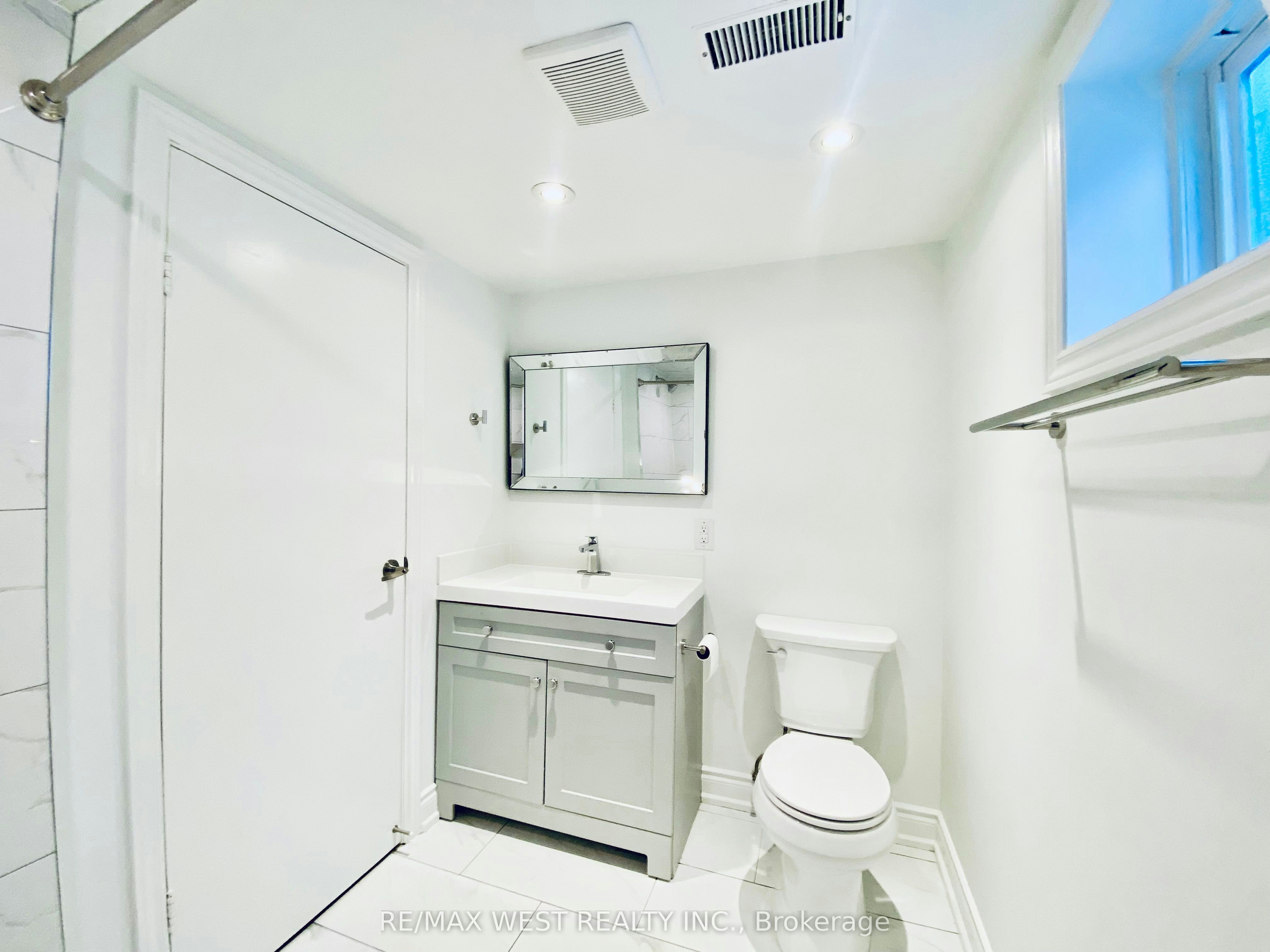 BSMT-30 Flamborough Drive, Toronto, ON, M6M 2R4 - 3