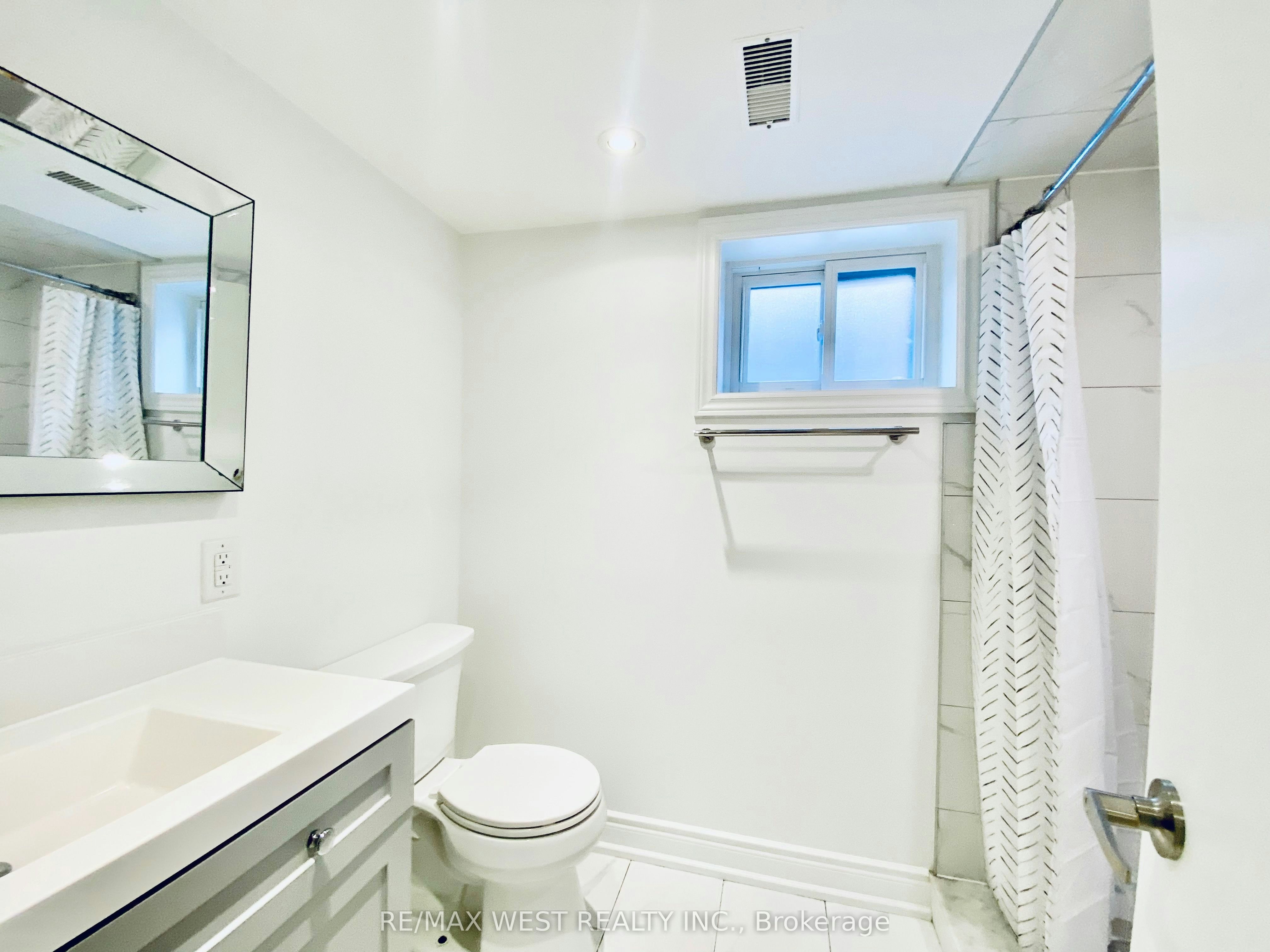 BSMT-30 Flamborough Drive, Toronto, ON, M6M 2R4 - 4