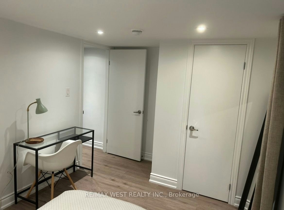 BSMT-30 Flamborough Drive, Toronto, ON, M6M 2R4 - 9