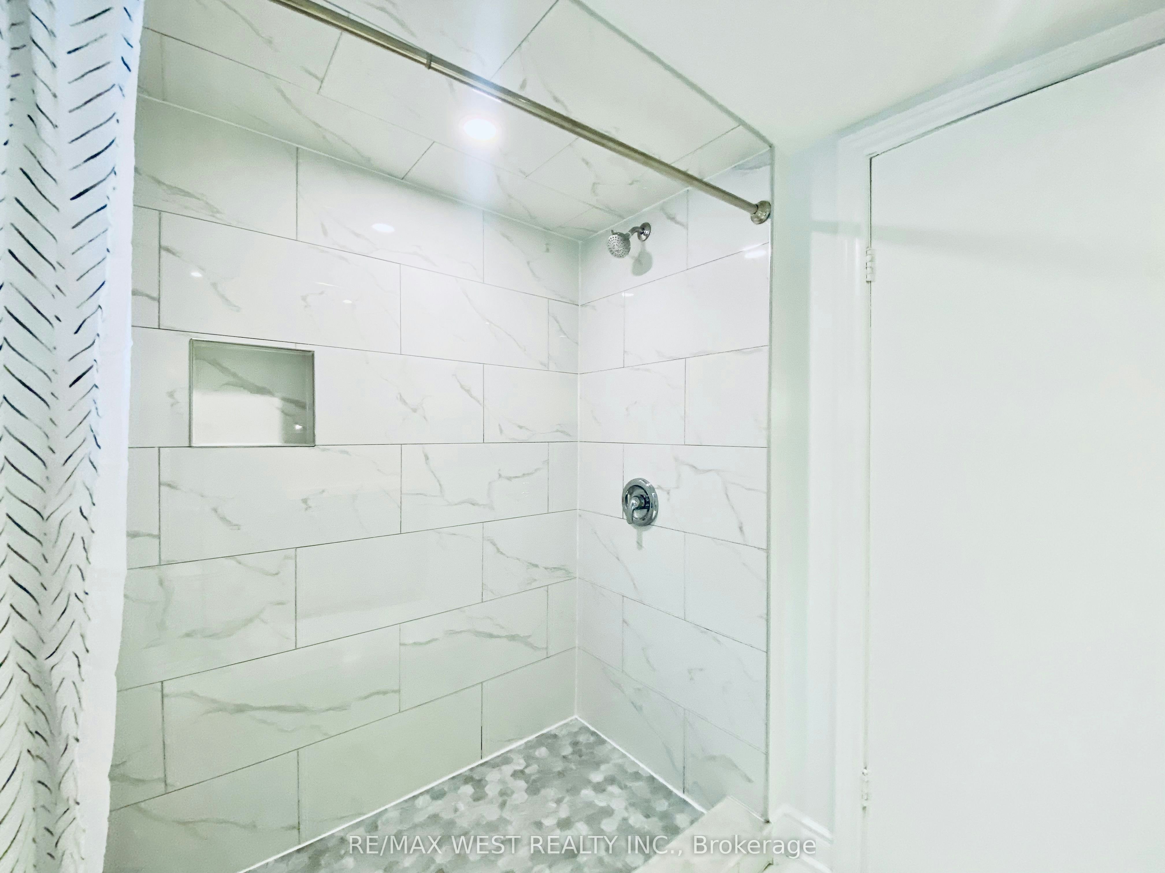 BSMT-30 Flamborough Drive, Toronto, ON, M6M 2R4 - 5