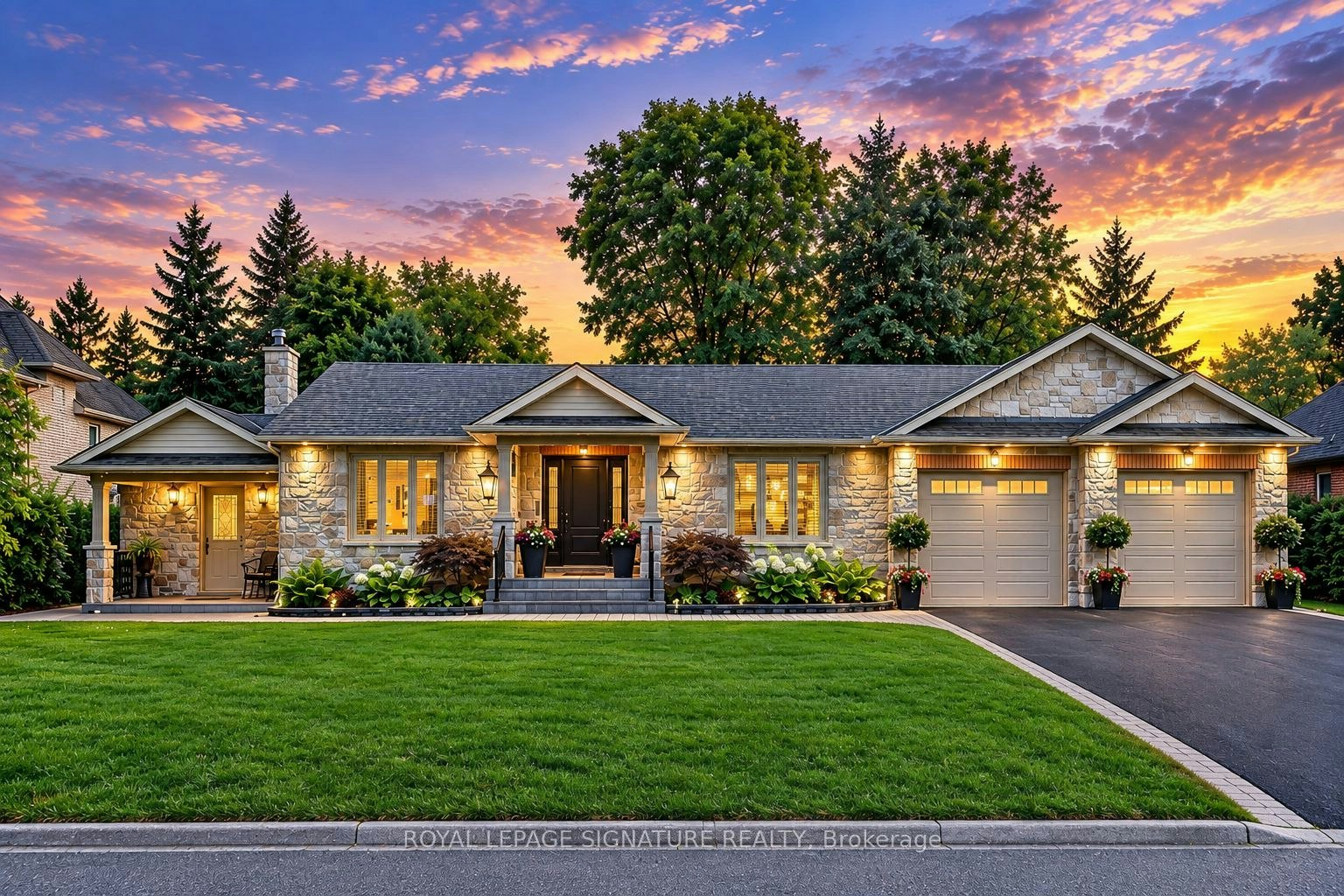 2544 Sharon Crescent, Mississauga, ON, L5C 1Y8