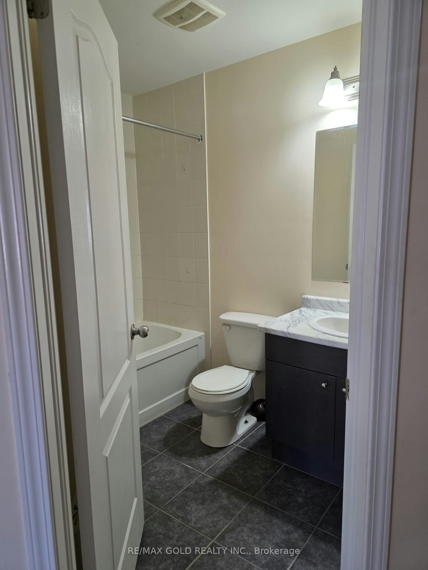18 Arnprior Road, Brampton, ON, L7A 0W2 - 7