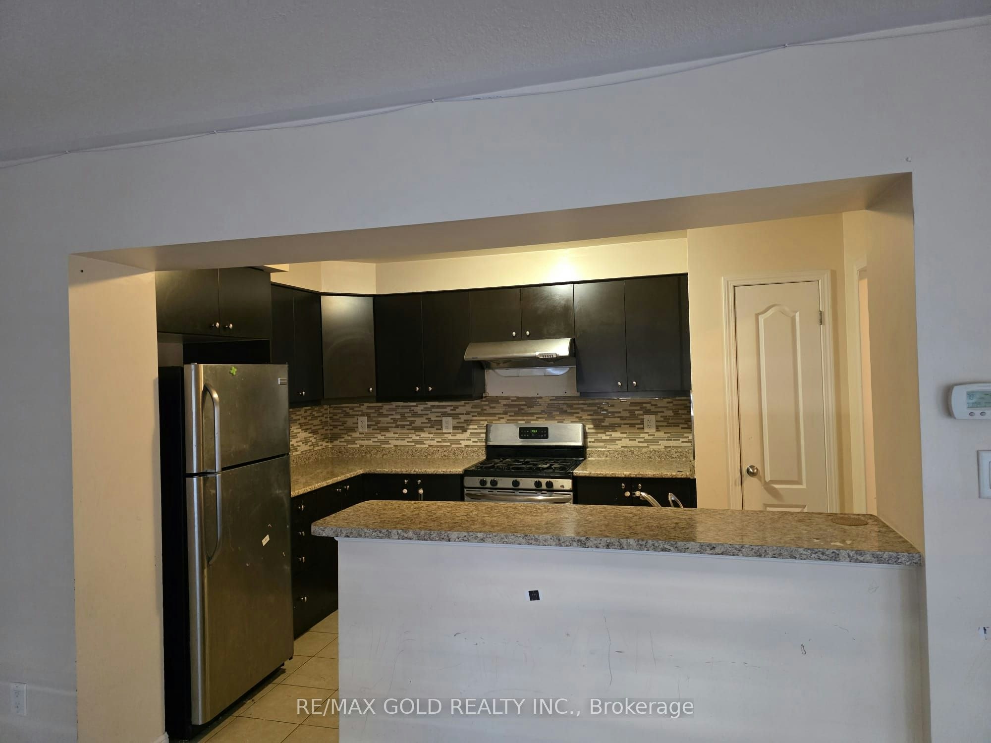18 Arnprior Road, Brampton, ON, L7A 0W2 - 2