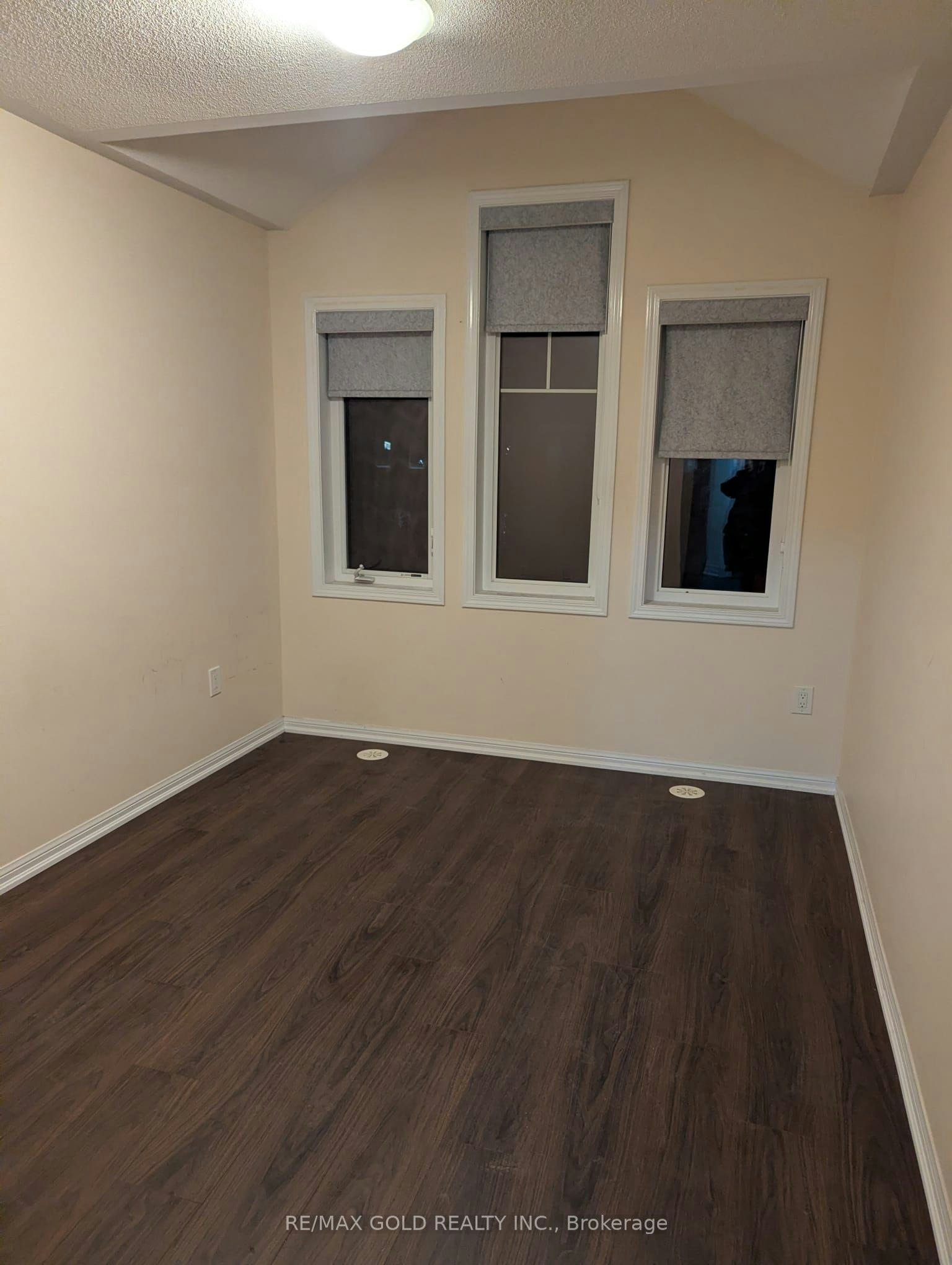 18 Arnprior Road, Brampton, ON, L7A 0W2 - 3