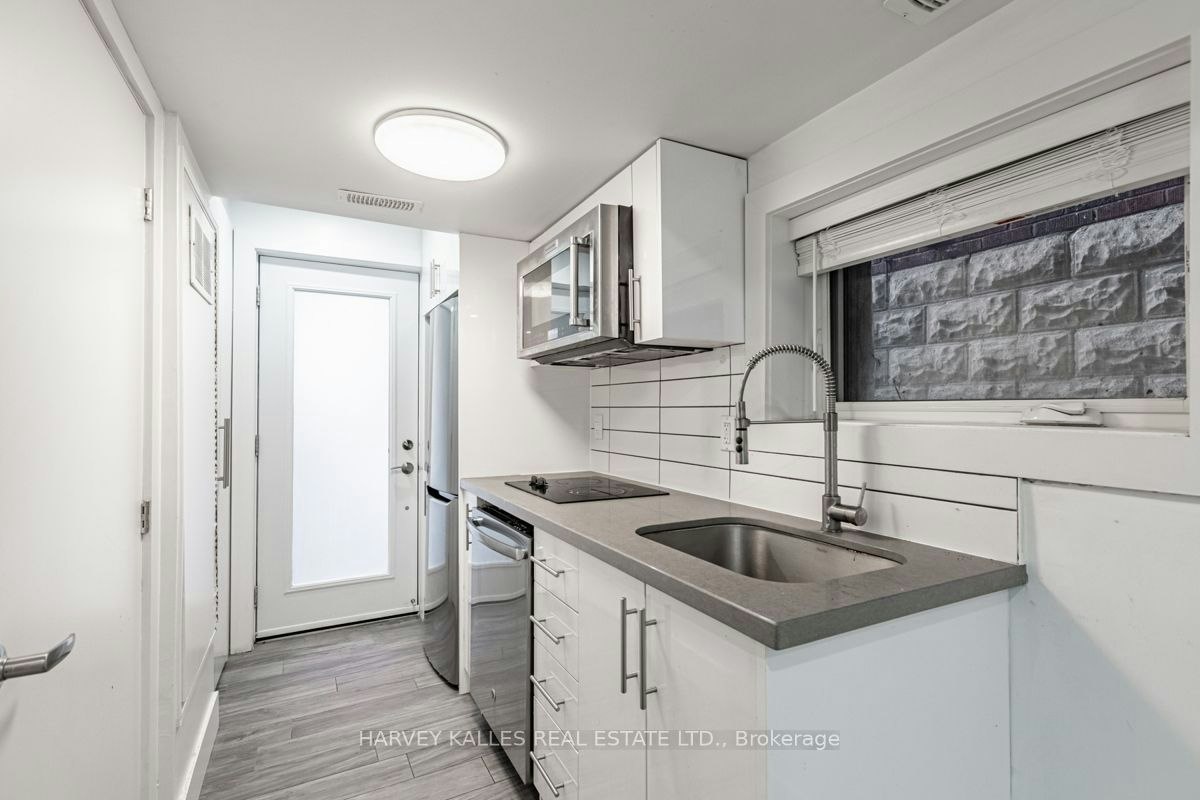 4-160 Lansdowne Avenue, Toronto, ON, M6K 2V9 - 4