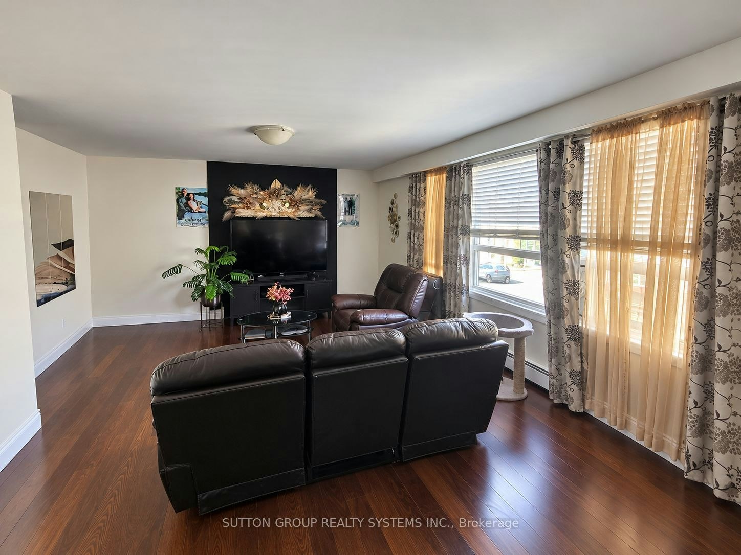 #1- 2nd Floor Front Apart-2601 Eglinton Avenue W, Toronto, ON, M6M 1T3 - 2