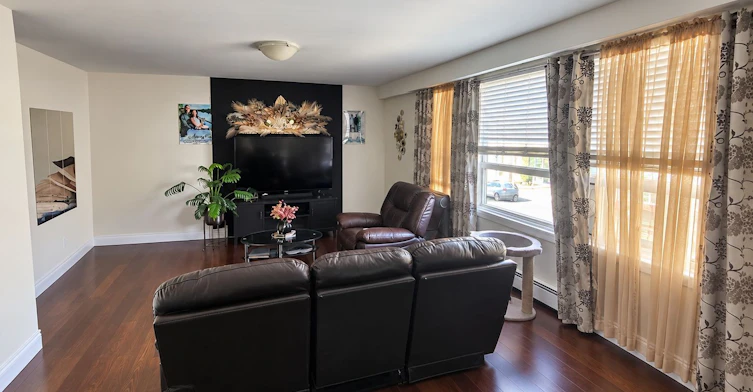 #1- 2nd Floor Front Apart-2601 Eglinton Avenue W, Toronto, ON, M6M 1T3 - 2