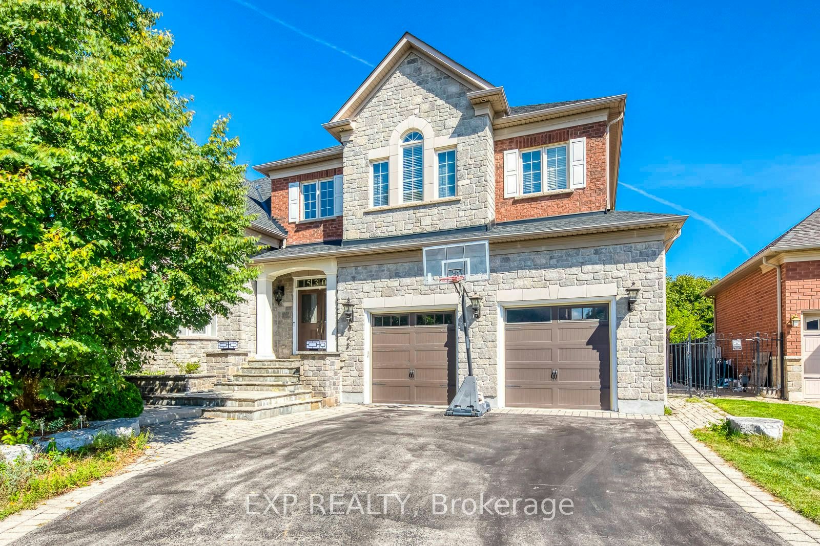 530 Golfview Court, Oakville, ON, L6M 4W6