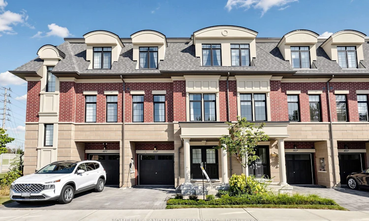 1669 Vellore Crescent
