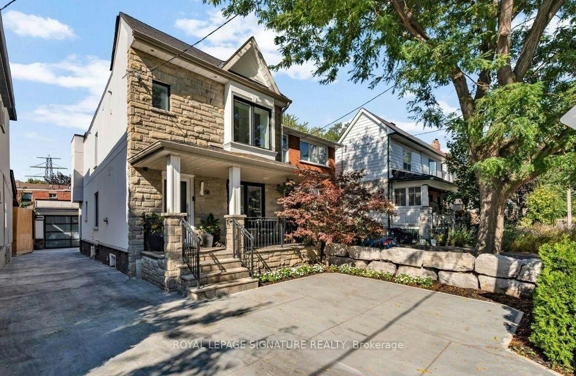 upper-58 Carrick Avenue, Toronto, ON, M6N 3J5