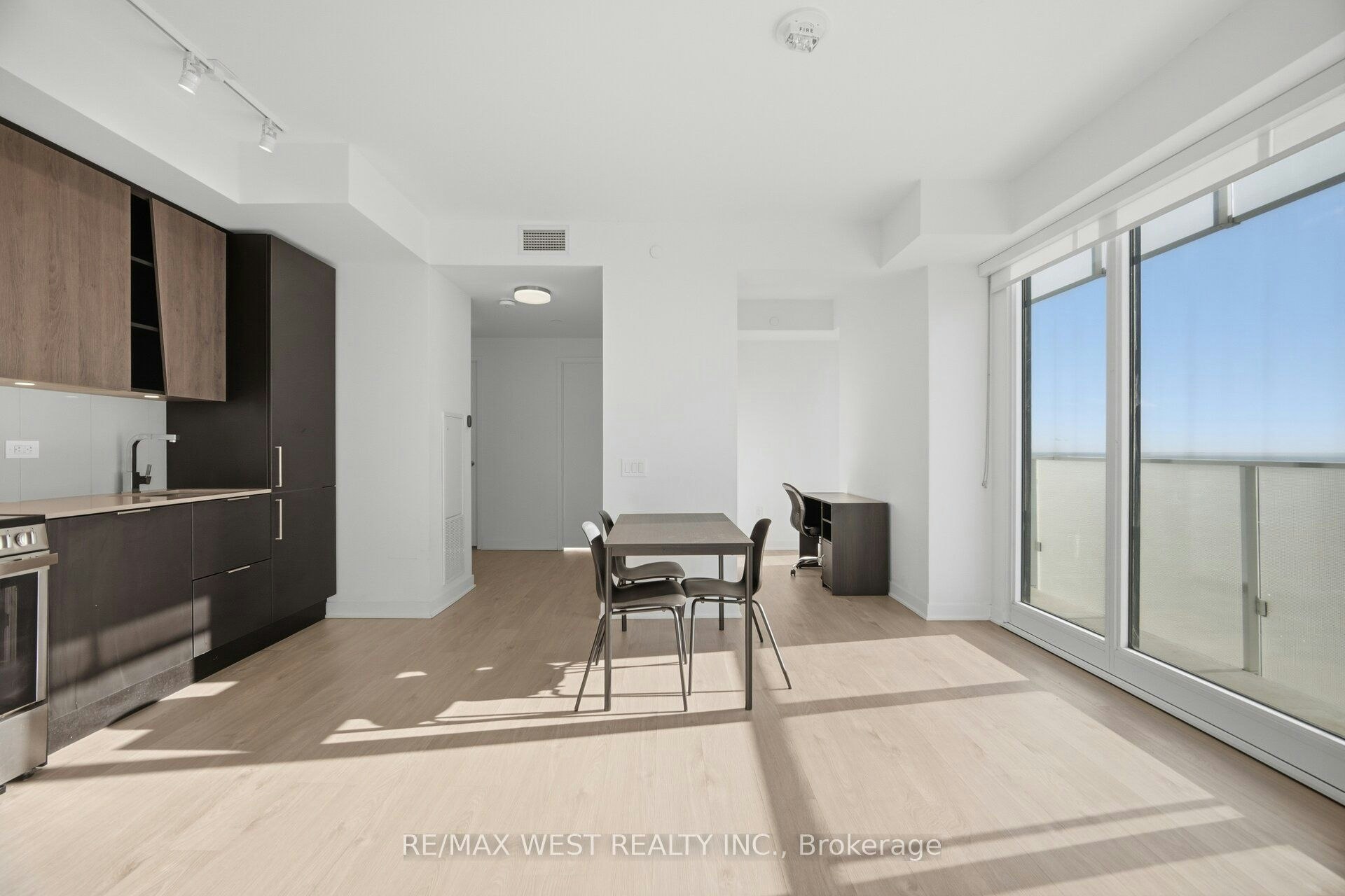 5104-3900 Confederation Parkway, Mississauga, ON, L5B 0M3 - 8