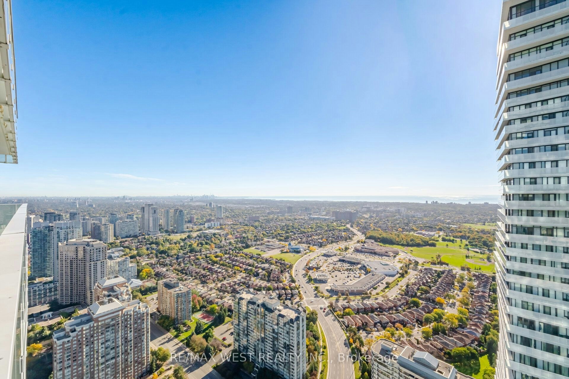 5104-3900 Confederation Parkway, Mississauga, ON, L5B 0M3 - 37