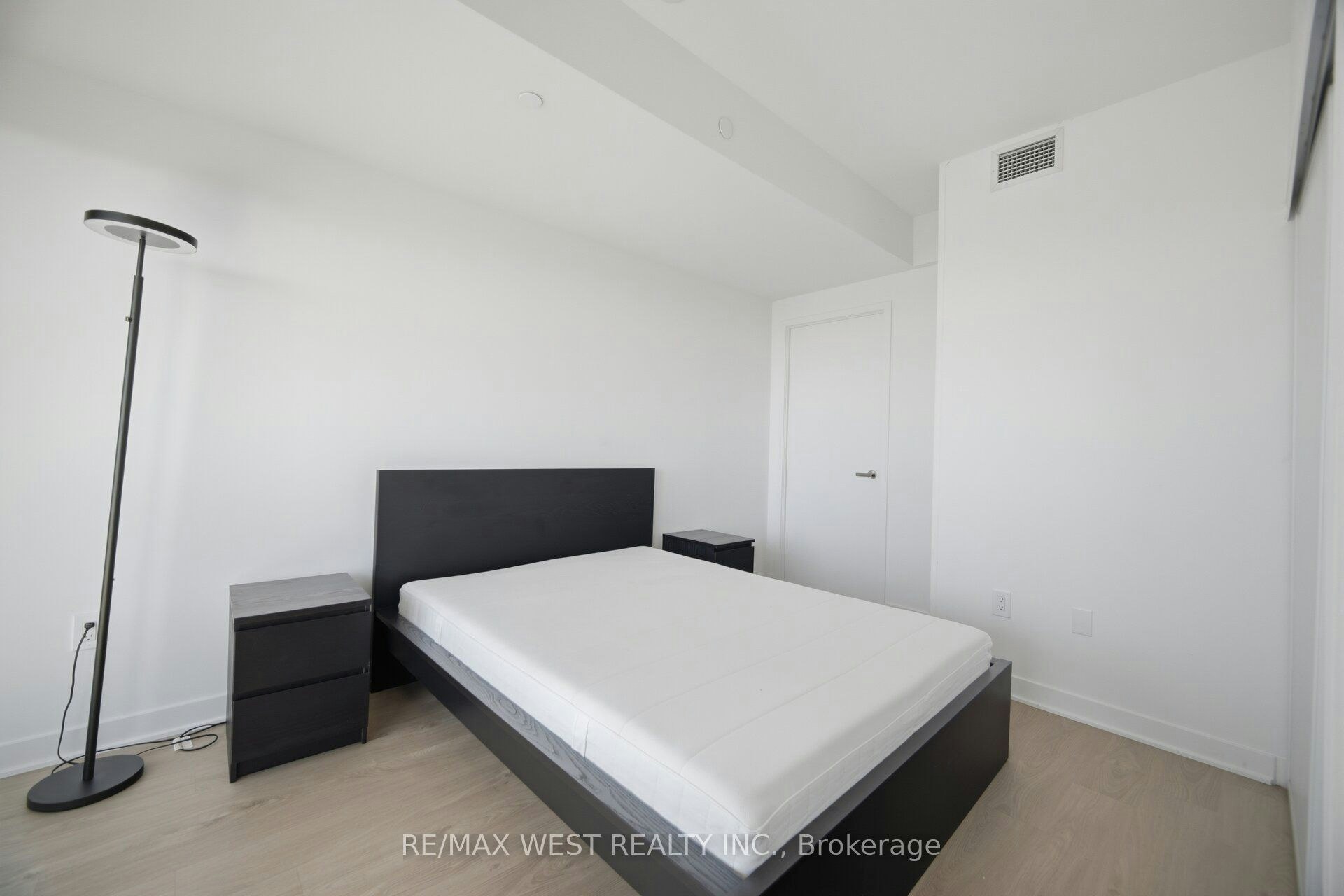 5104-3900 Confederation Parkway, Mississauga, ON, L5B 0M3 - 19