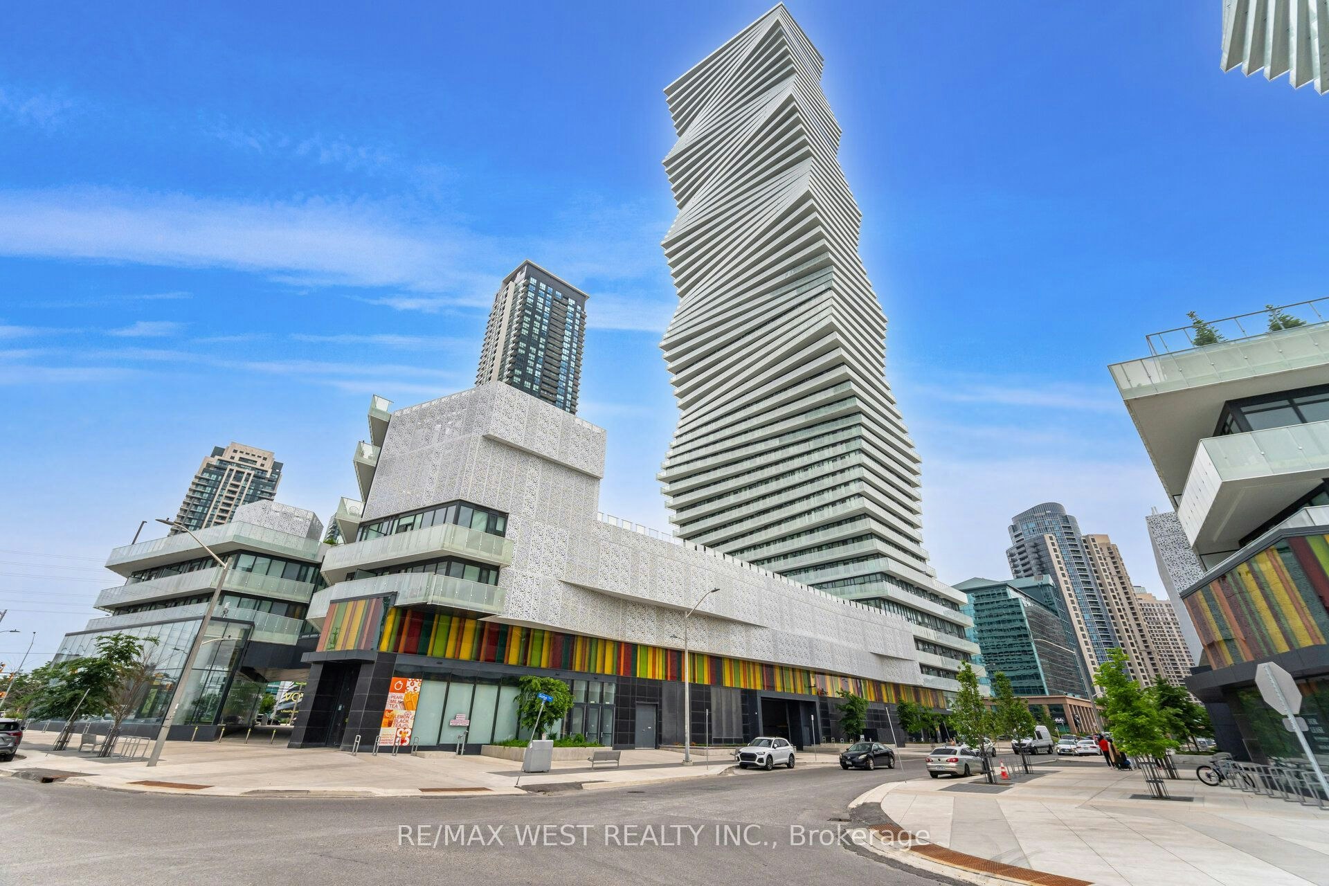 5104-3900 Confederation Parkway, Mississauga, ON, L5B 0M3