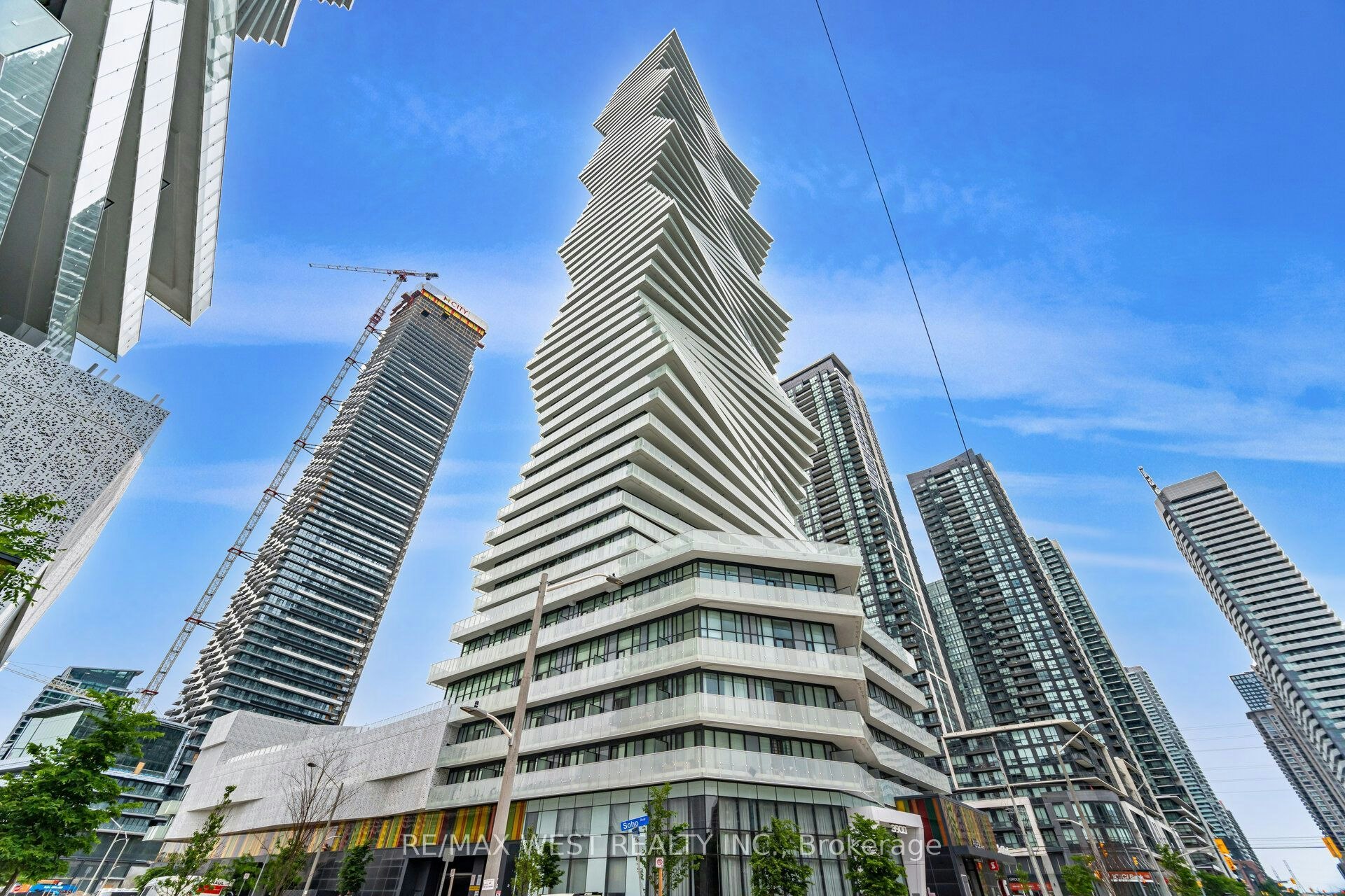 5104-3900 Confederation Parkway, Mississauga, ON, L5B 0M3 - 47