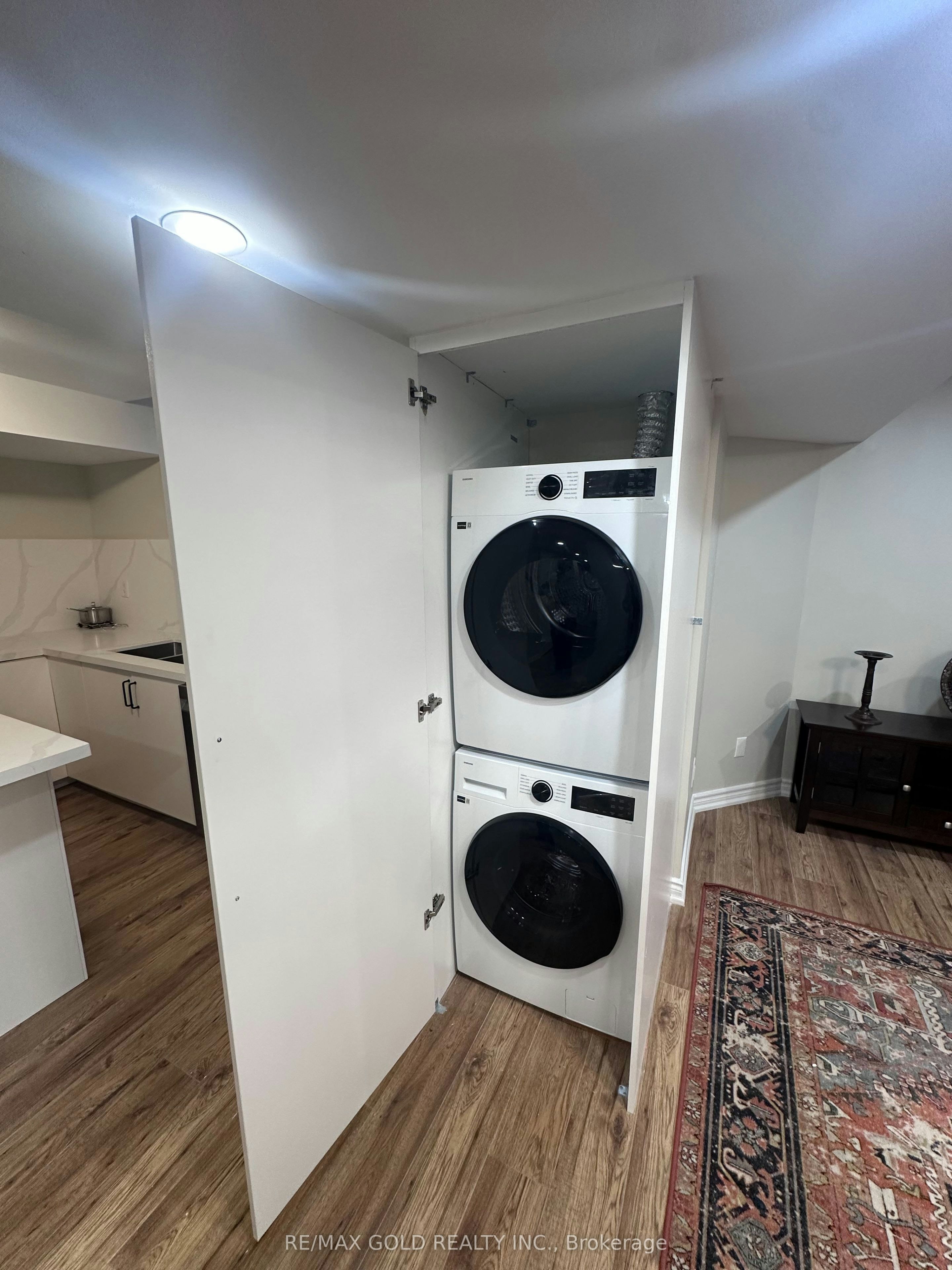 Lower-24 Aird Court, Milton, ON, L9T 3Y1 - 7
