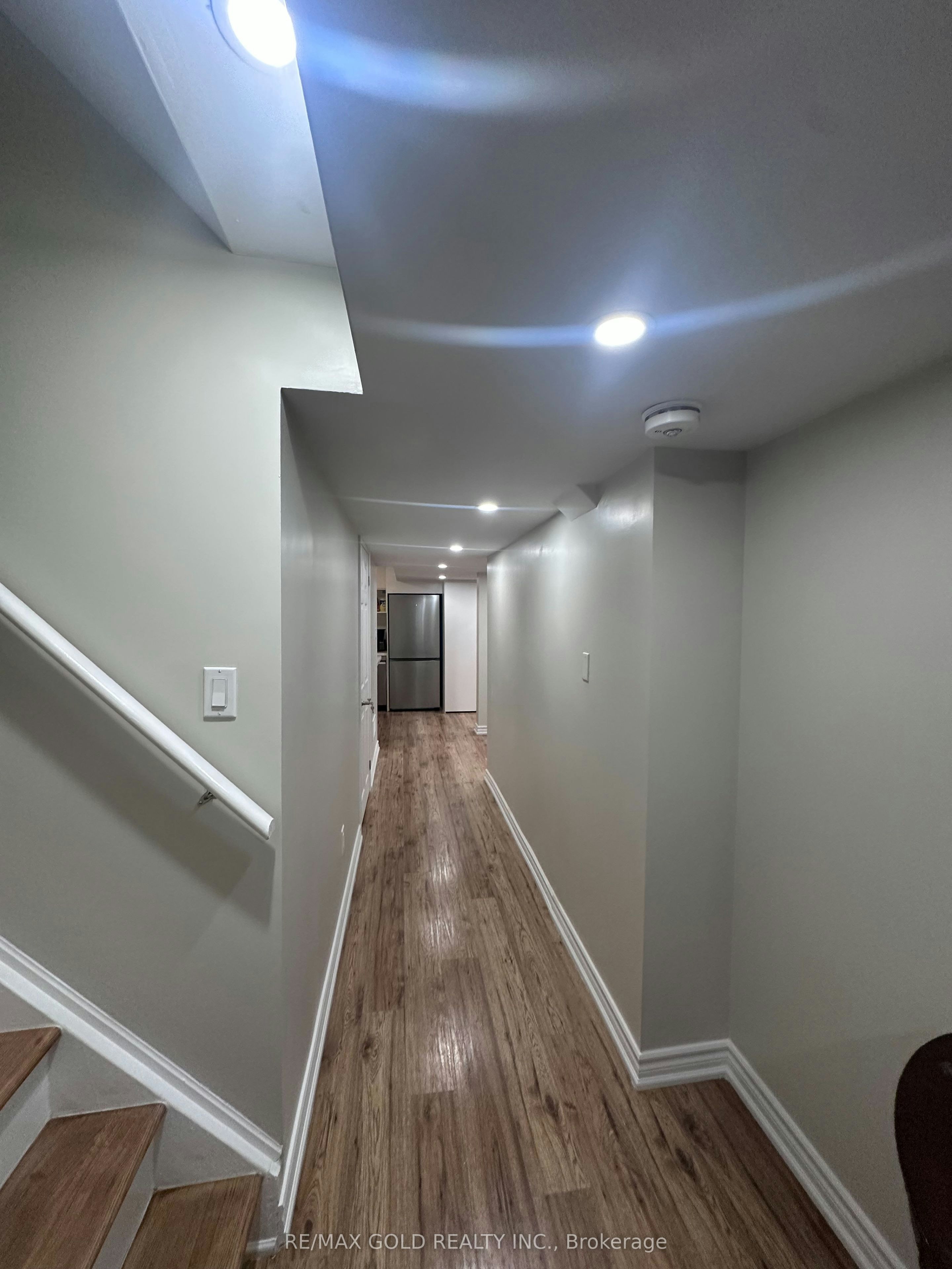 Lower-24 Aird Court, Milton, ON, L9T 3Y1 - 3