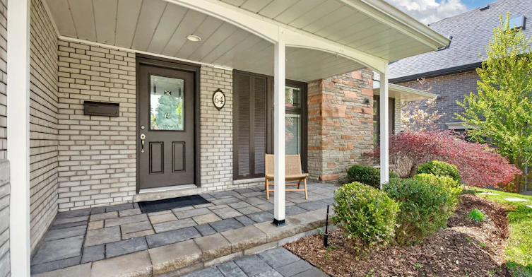 64 Ravensbourne Crescent, Toronto, ON, M9A 2A8 - 4