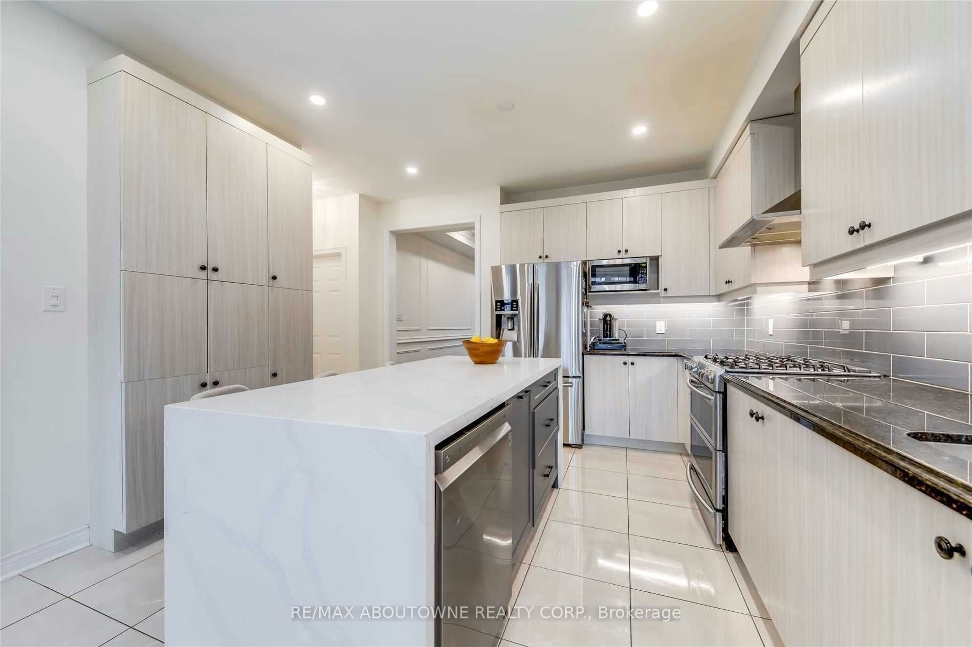 3115 Carding Mill Trail, Oakville, ON, L6M 0Z5 - 8