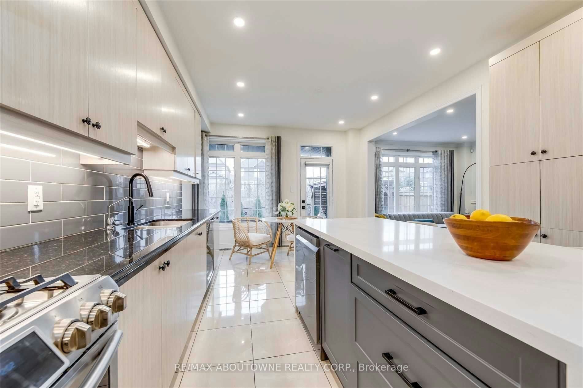 3115 Carding Mill Trail, Oakville, ON, L6M 0Z5 - 9