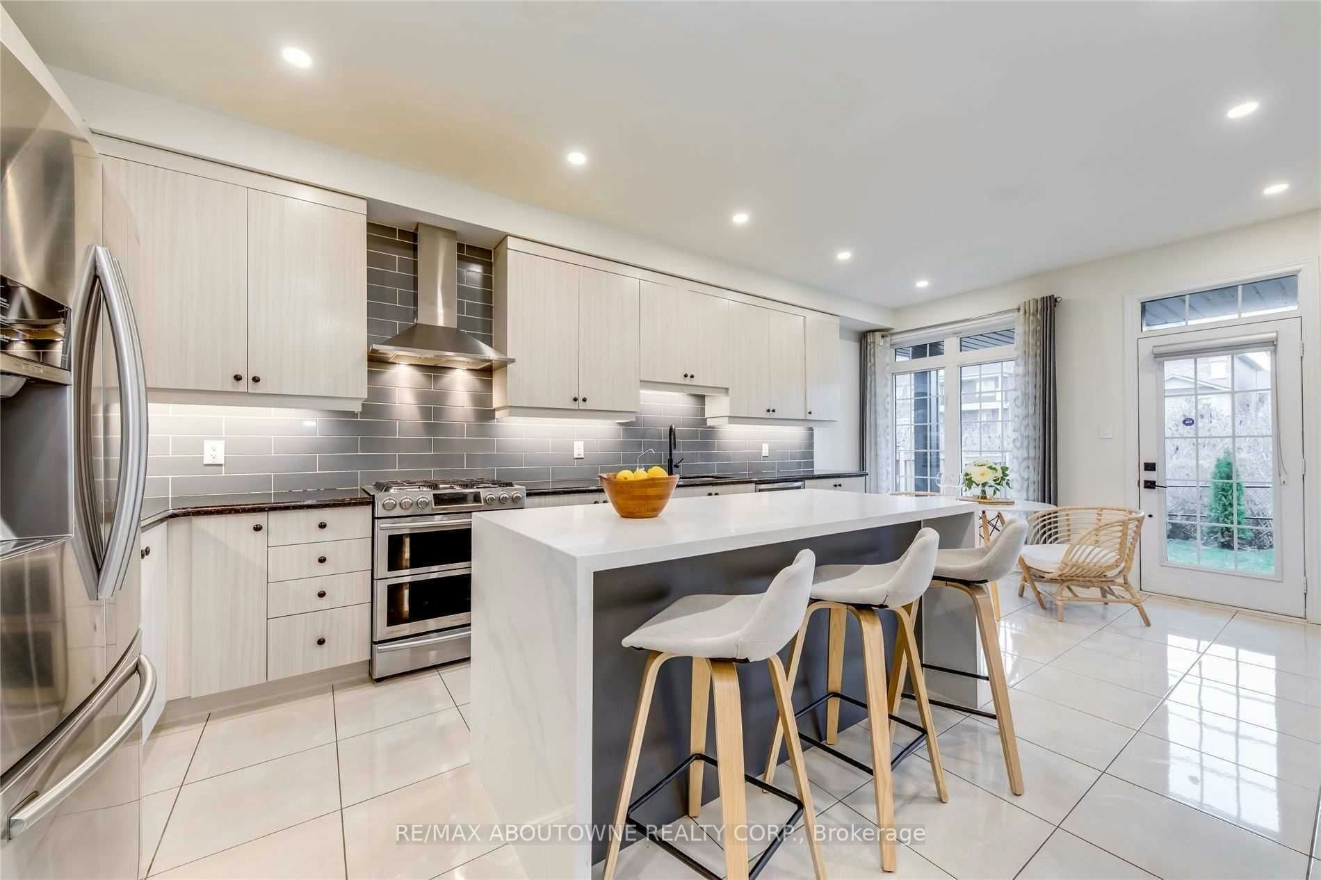 3115 Carding Mill Trail, Oakville, ON, L6M 0Z5 - 6