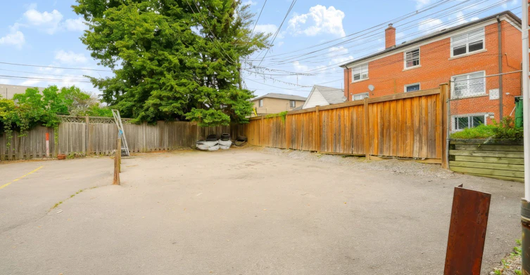 Main-32 Dynevor Road, Toronto, ON, M6E 3X1 - 19