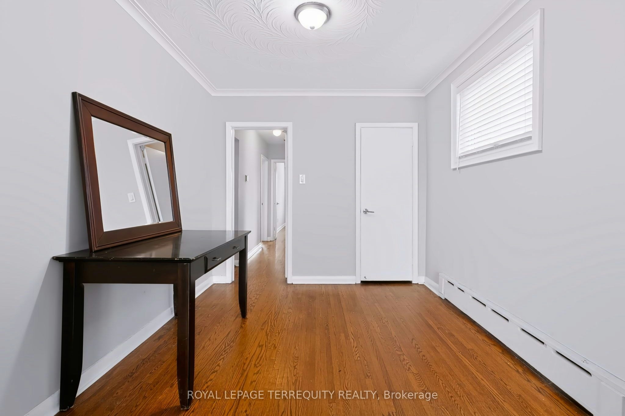 Main-32 Dynevor Road, Toronto, ON, M6E 3X1 - 6