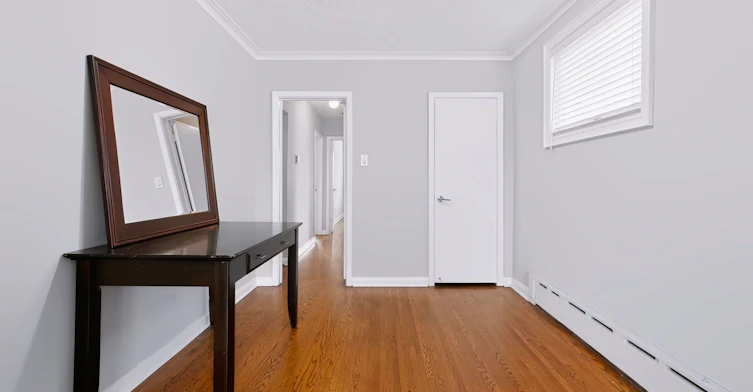 Main-32 Dynevor Road, Toronto, ON, M6E 3X1 - 6