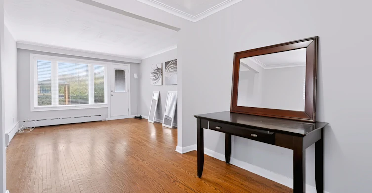 Main-32 Dynevor Road, Toronto, ON, M6E 3X1 - 7
