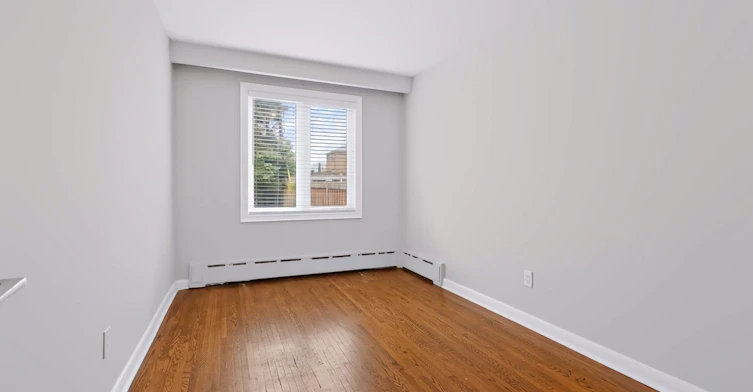 Main-32 Dynevor Road, Toronto, ON, M6E 3X1 - 16