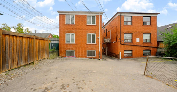 Main-32 Dynevor Road, Toronto, ON, M6E 3X1 - 20