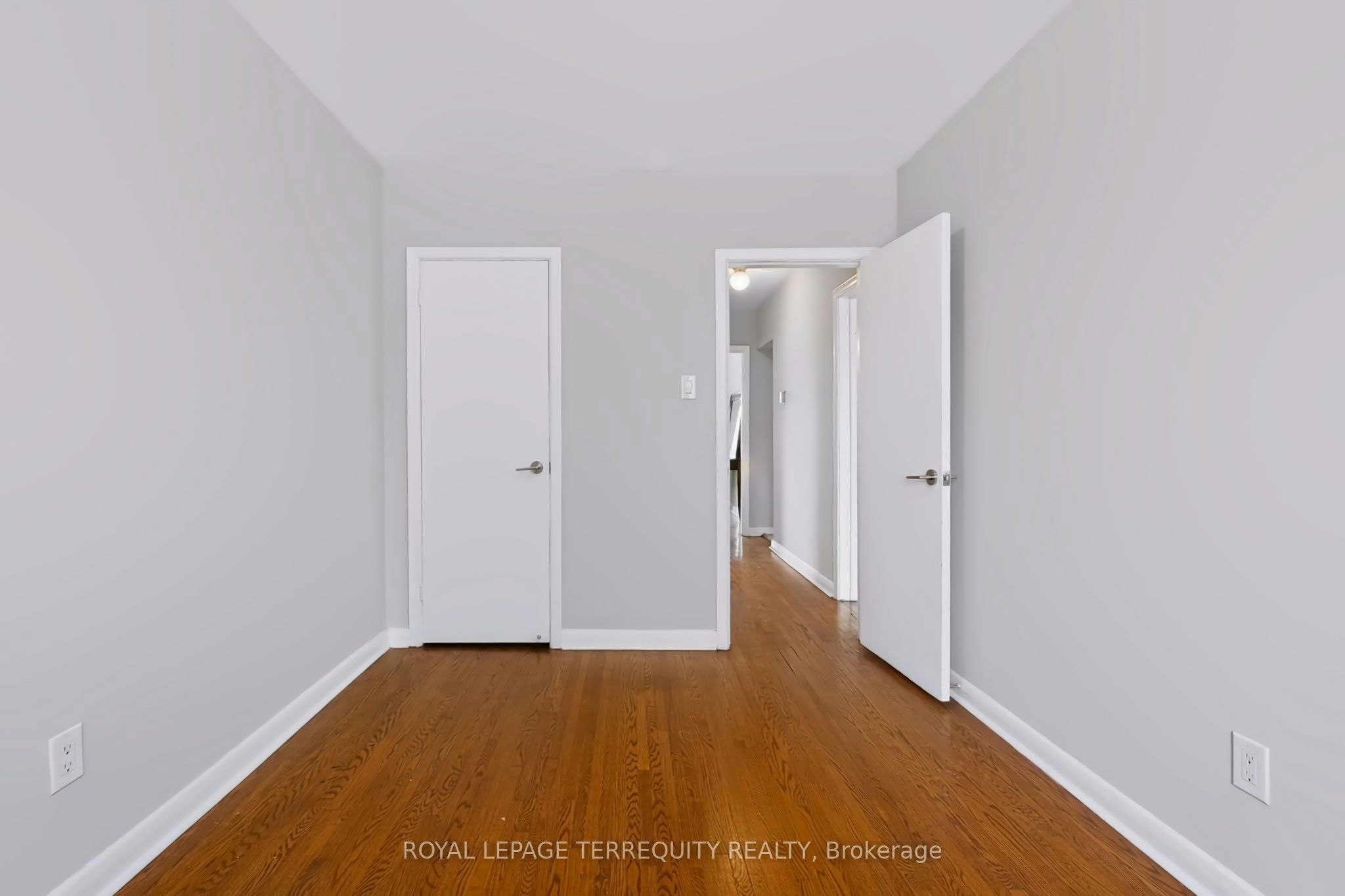 Main-32 Dynevor Road, Toronto, ON, M6E 3X1 - 15